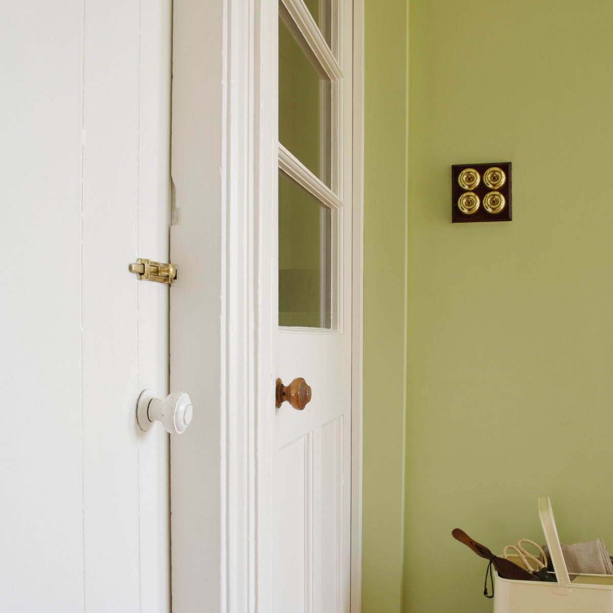 Краска Little Greene цвет Eau-de-Nil 90